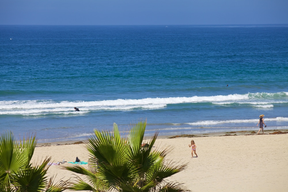 Surfer Beach Hotel photo2