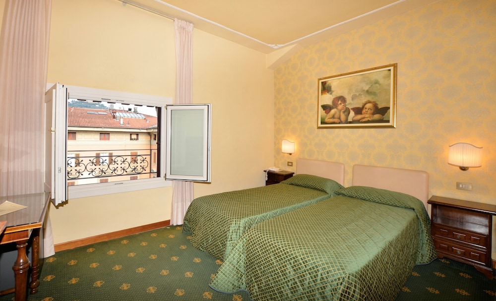Grand Plaza Locanda Maggiore 10/28