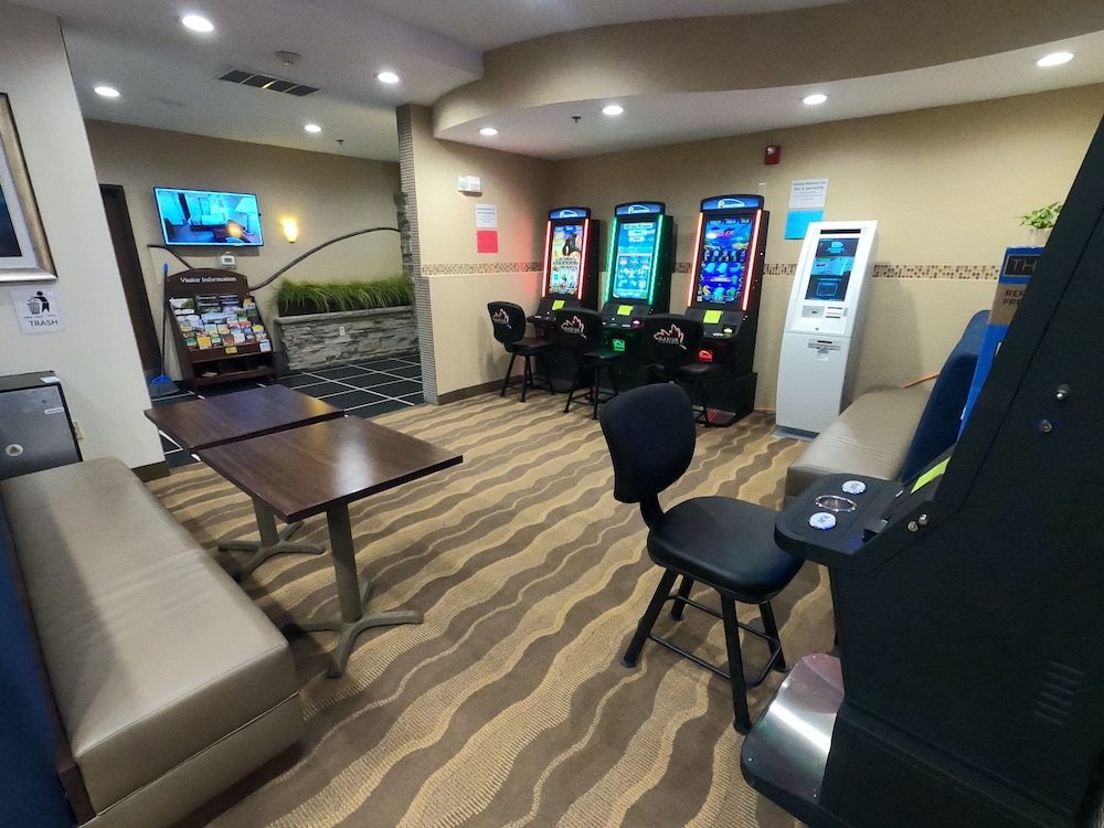 Hometowne Studios Suites Washington 37/43