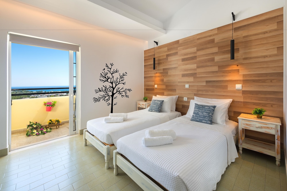 SUPERIOR, STUDIO, SEA VIEW