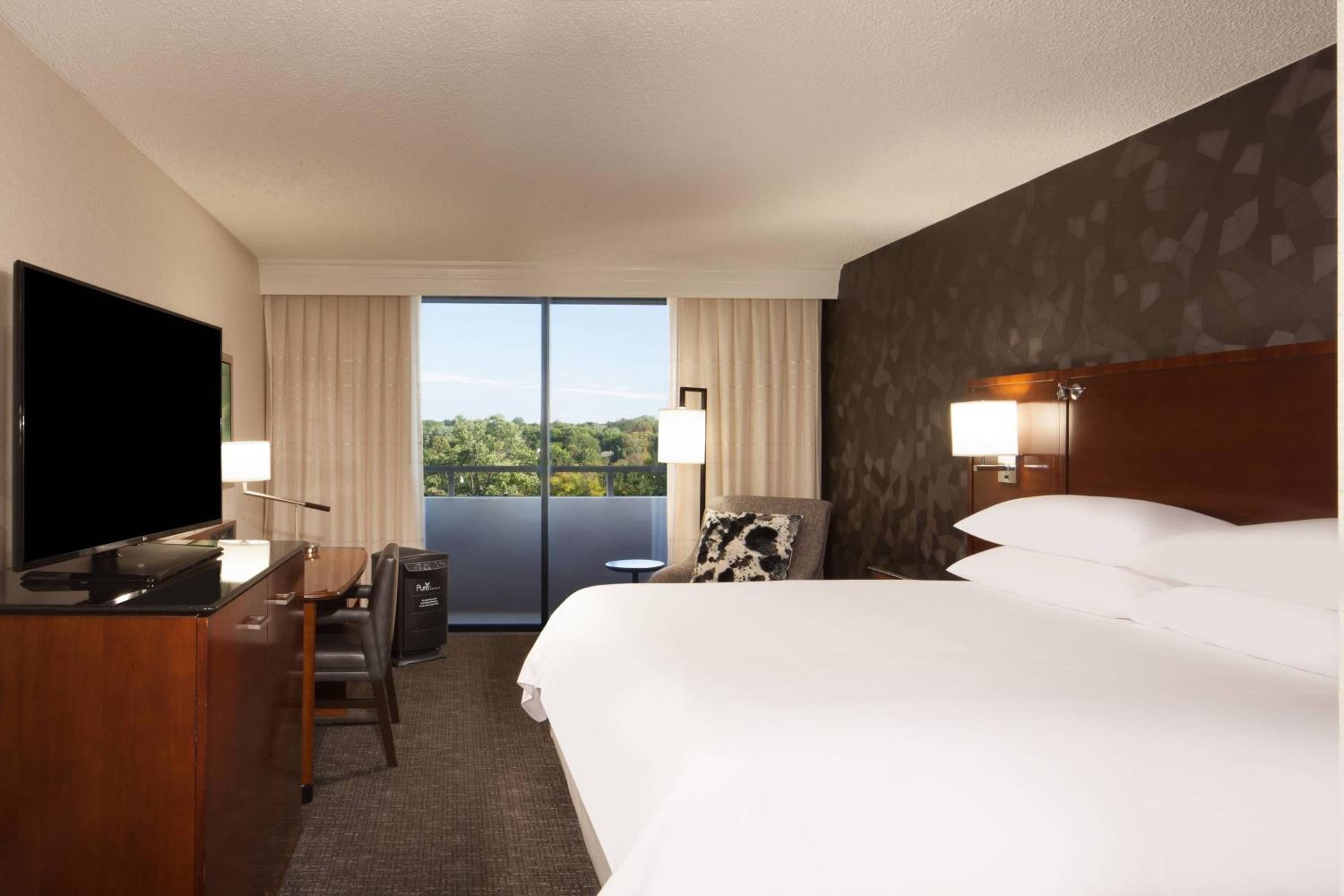 Pure, Wellness, King Bed