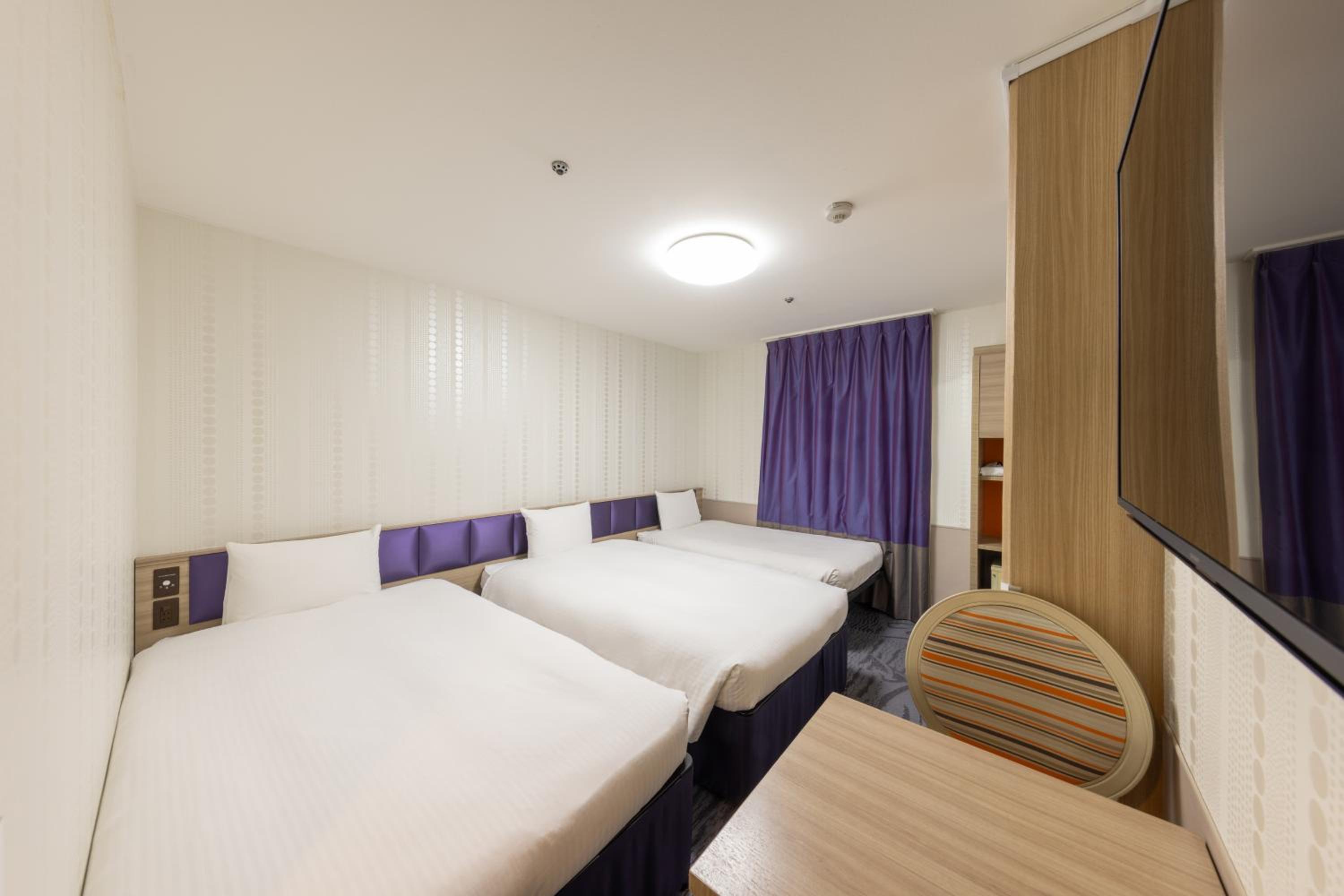 Room, Twin Beds