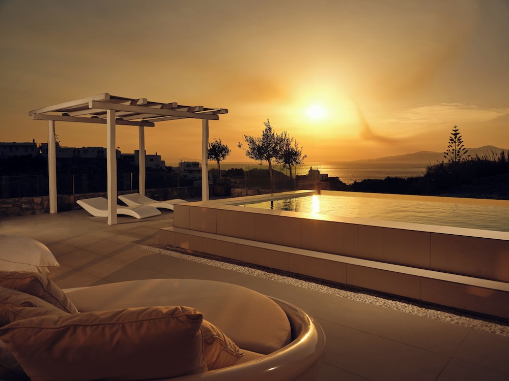 Arcs Boutique Villa Hotel 65/77