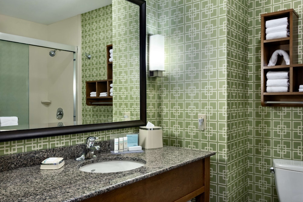 Hampton Inn & Suites Clayton/St Louis-Galleria Area 14/61