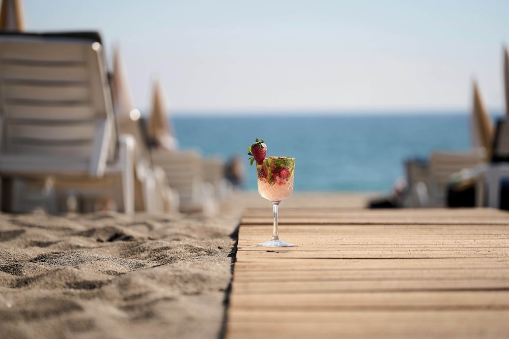 Elysee Beach Hotel 写真2