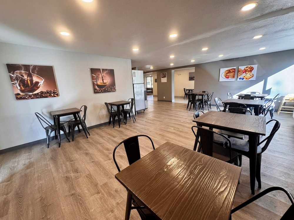 Super 8 by Wyndham Great Falls City Center 27/49