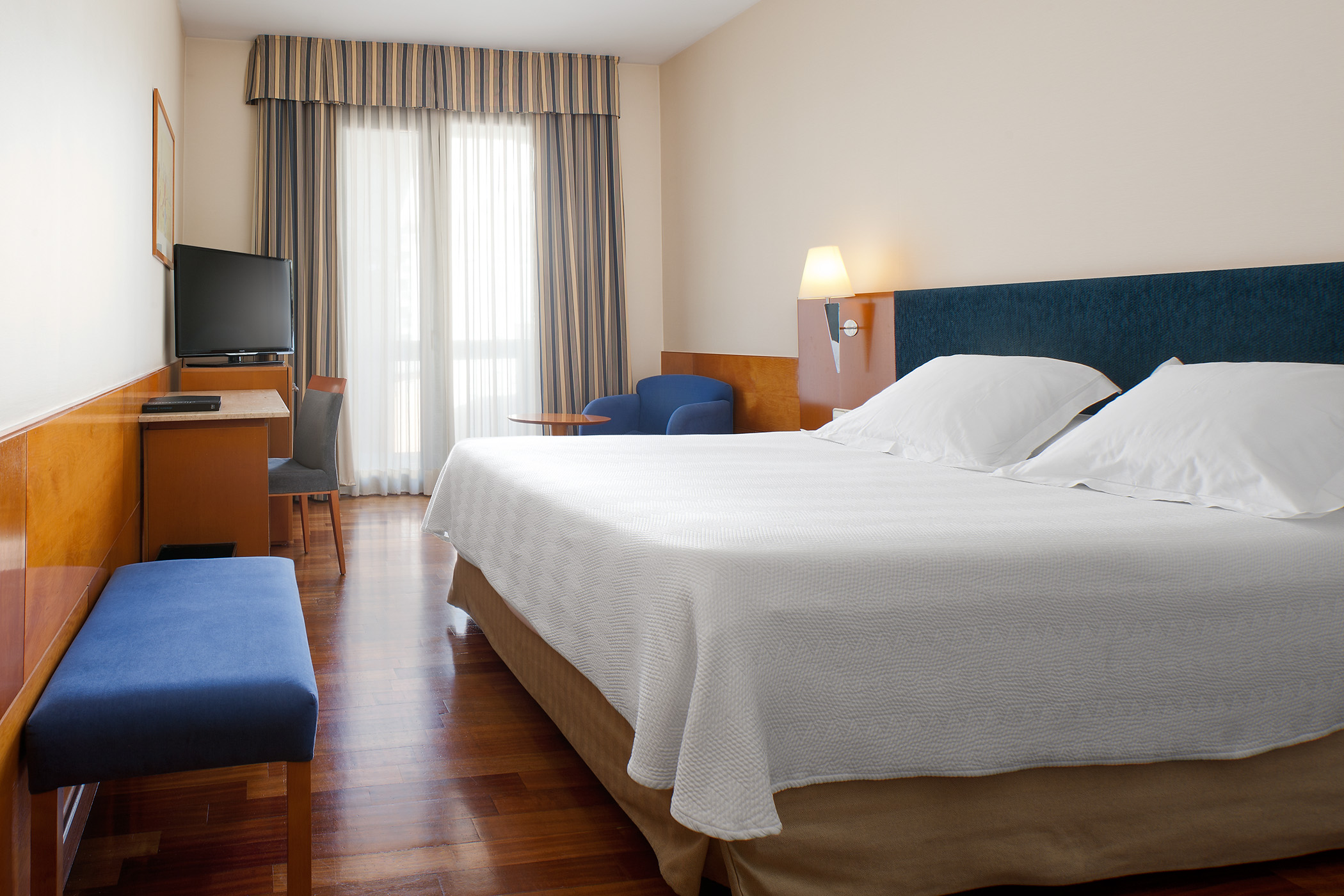 Standard, Double or Twin Bed