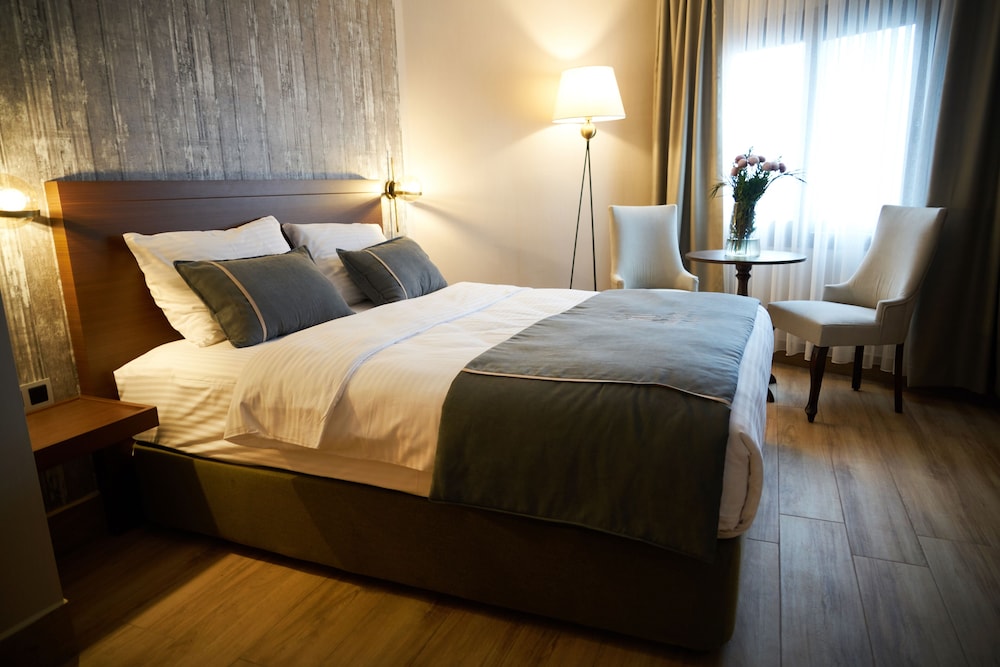 Mira Otel Alsancak 9/34