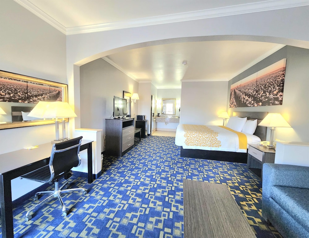 غرفة قياسية بسرير كينج، Days Inn By Wyndham Robstown 7/10