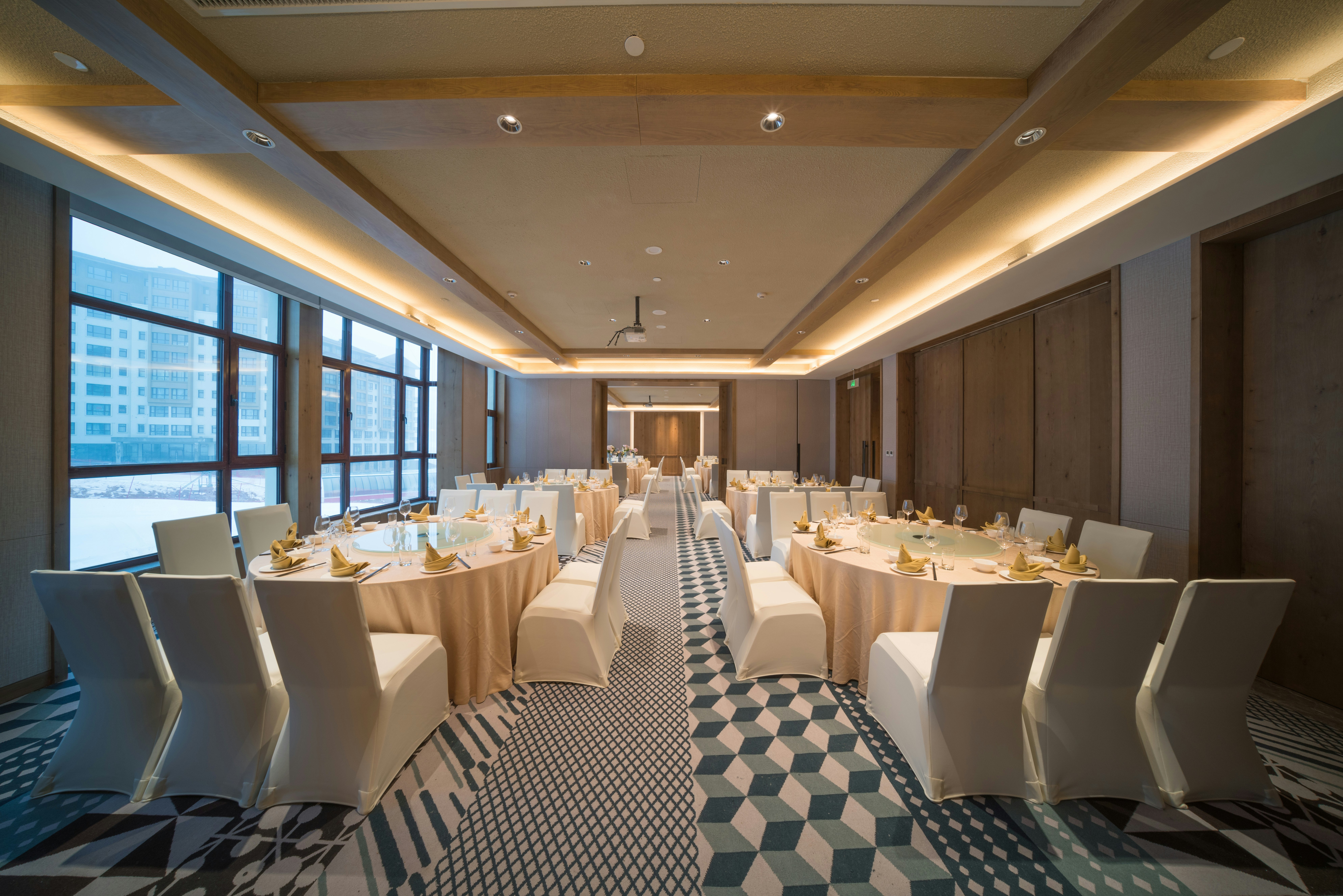 Holiday Inn Jilin Beidahu 68/75