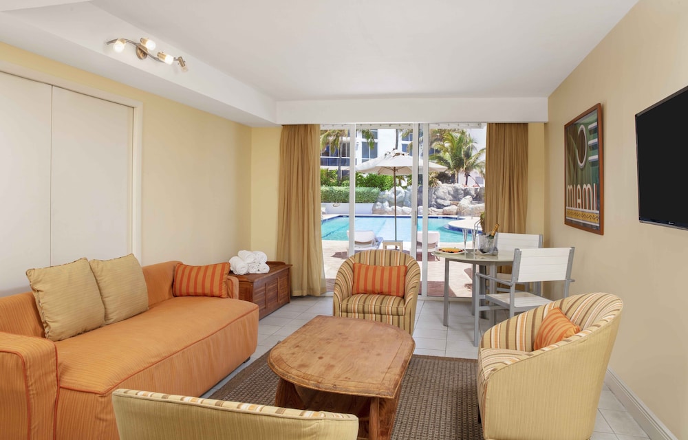 Trump International Beach Resort 75/116
