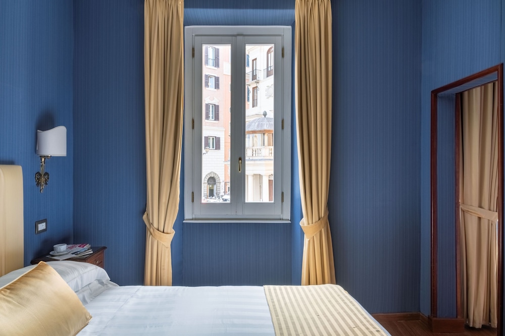 غرفة قياسية رباعية بسرير كينج وسريرين منفصلين، Hotel Scalinata Di Spagna 9/10