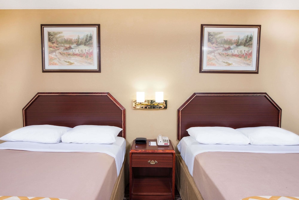 Travelodge by Wyndham Terre Haute 5/21