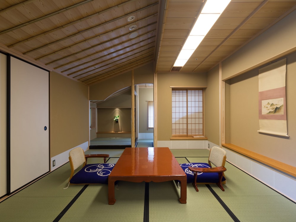 Kinjohro Kanazawa 38/56