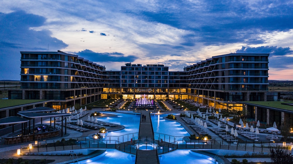 Wave Resort 66/70