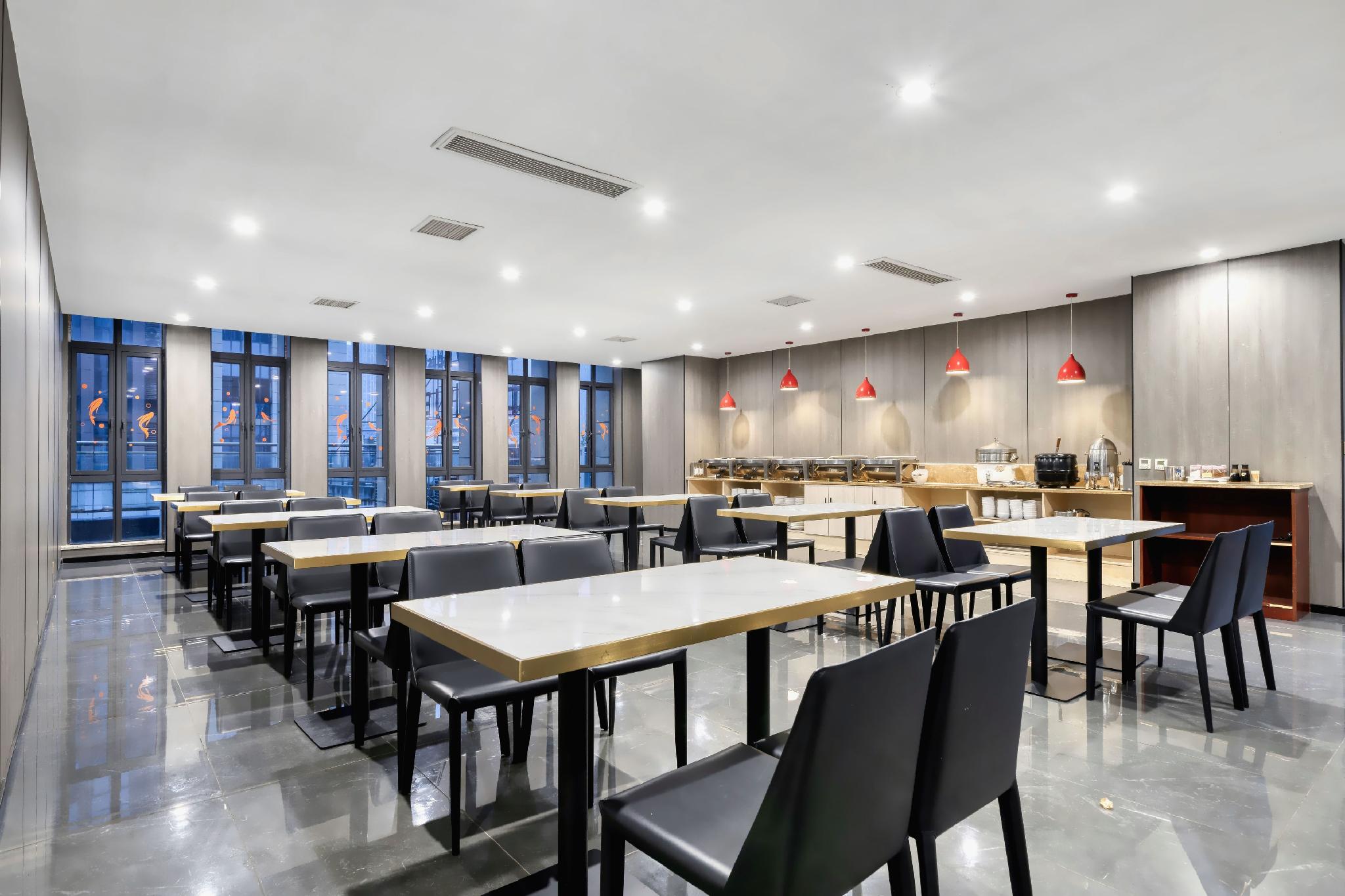 Zhongsheng Hotel 31/35