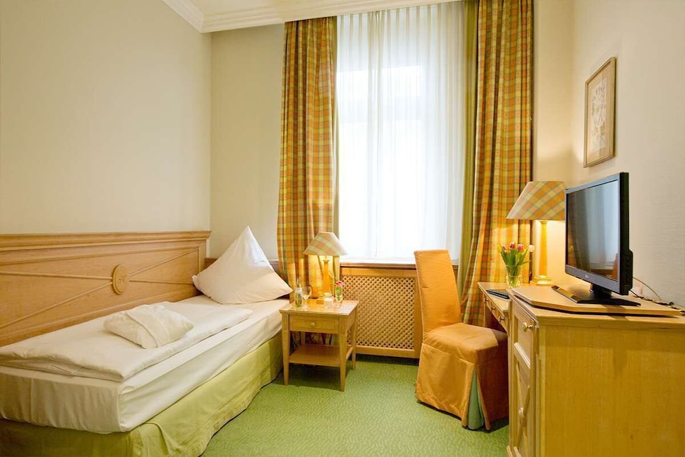 Central Kaiserhof Hotel 30/69