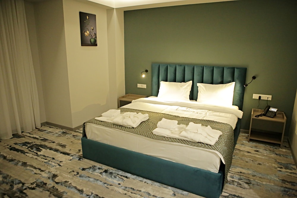 ECONOMY, KING BED