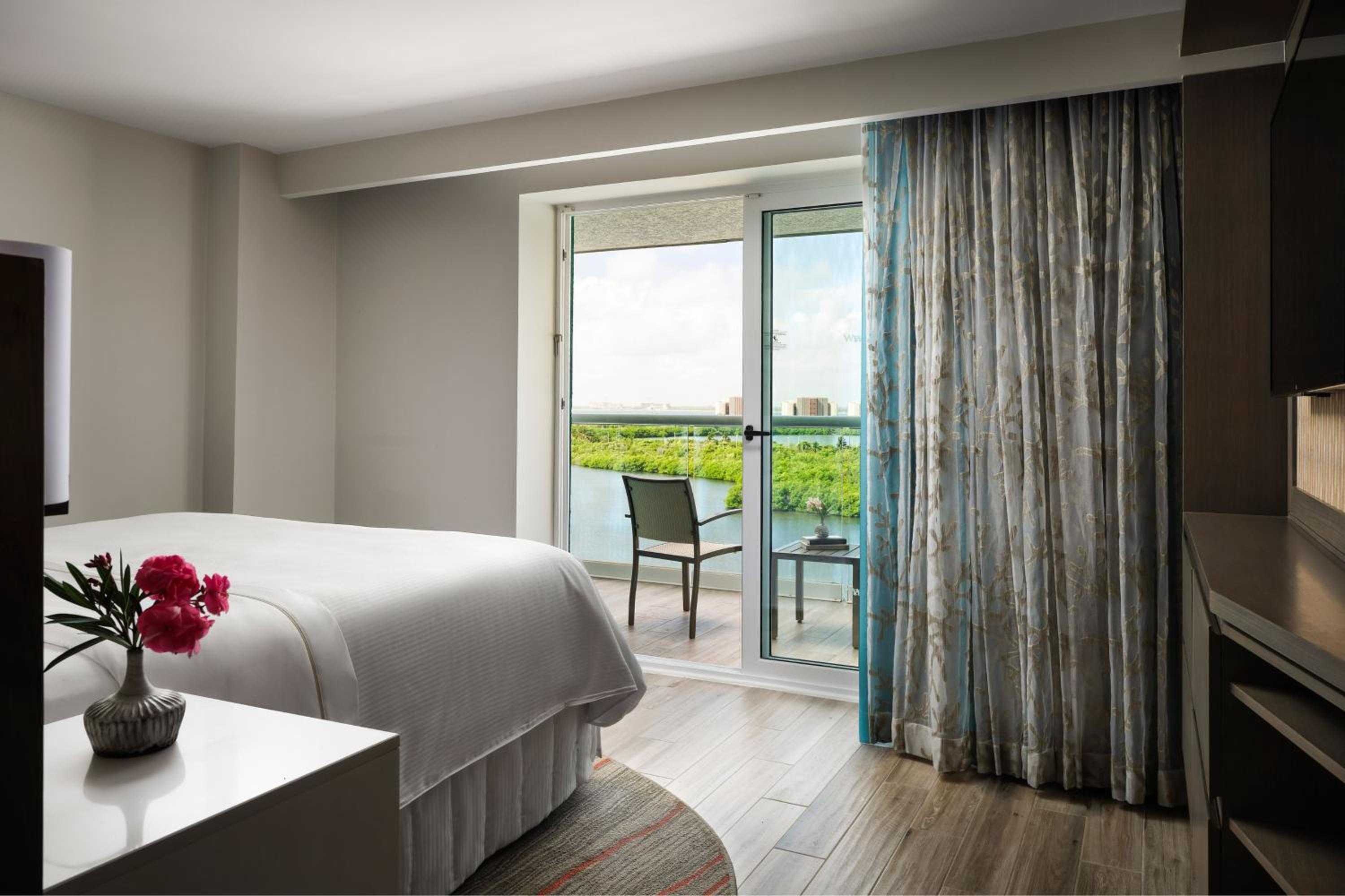2 Bedrooms, Villa, 2 King Beds, Lagoon View, Sofa, Balcony