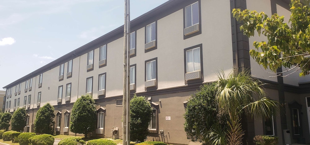 Motel6 Mobile, AL – Airport Blvd 6/26