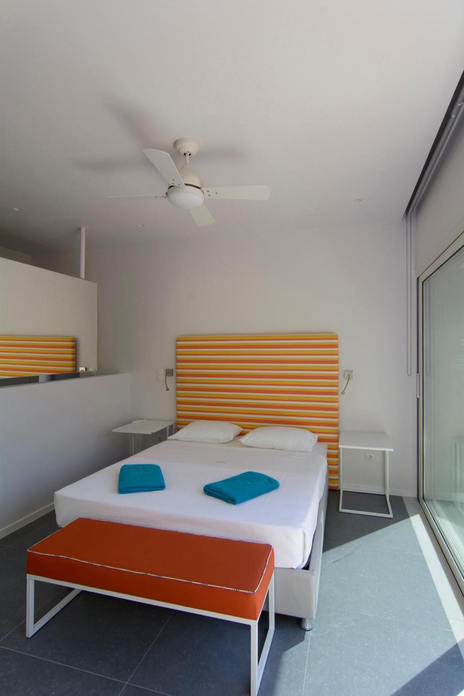 Suite, Sea View