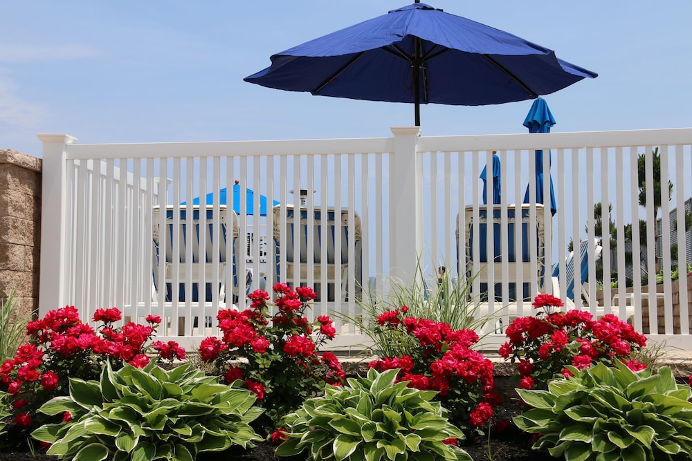 The White Sands Oceanfront Resort & Spa 7/70