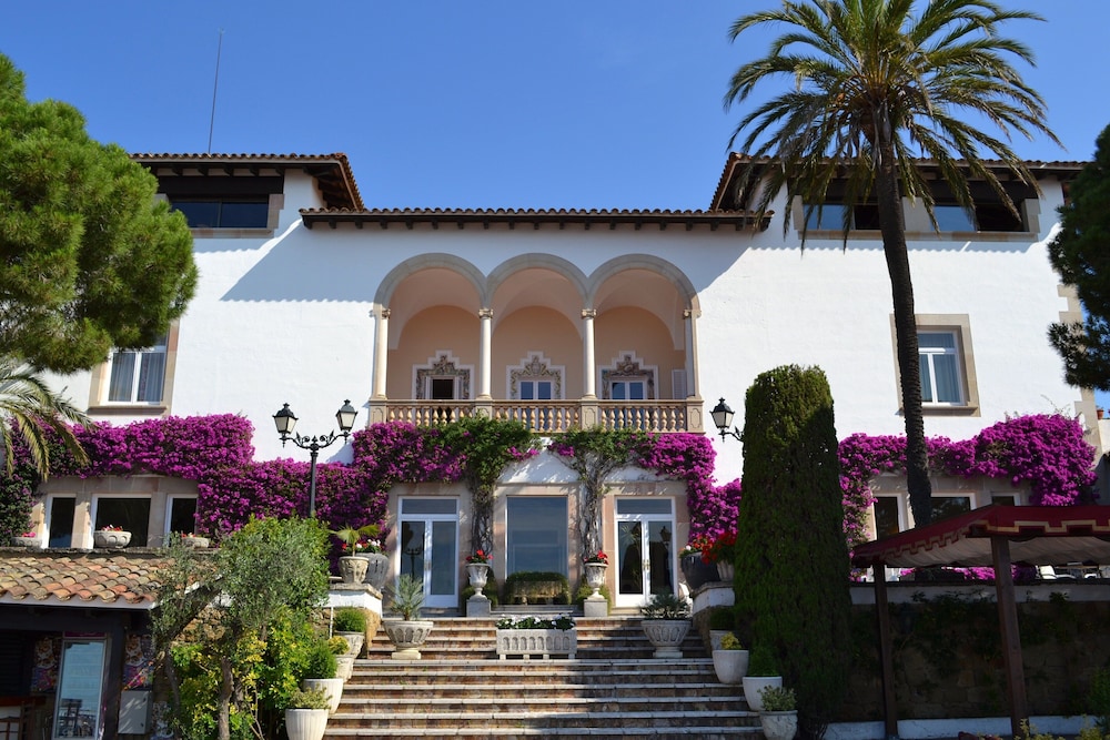 Hotel Roger de Flor by Seleqtta in LLORET DE MAR