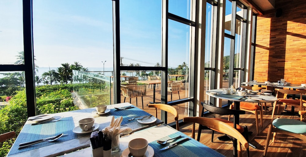 Anya Premier Beachfront Hotel Quy Nhon 35/50