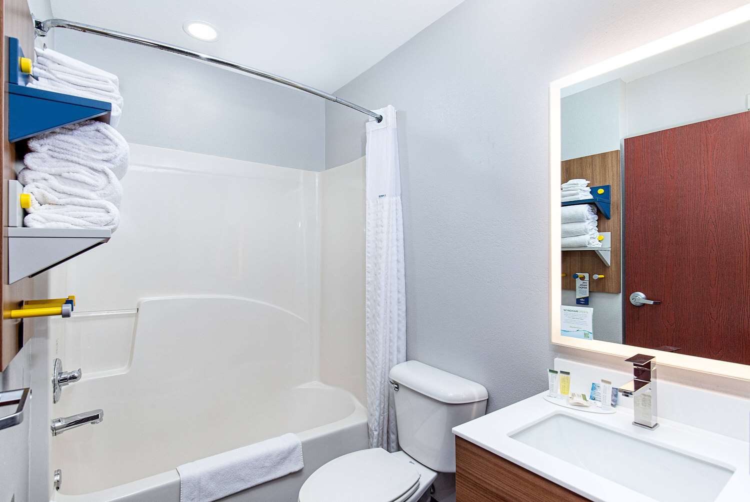 Microtel Inn And Suites Columbus North 14/19
