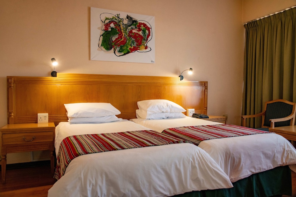Standard, Twin Beds, Bon Hotel Bloemfontein Central 5/10