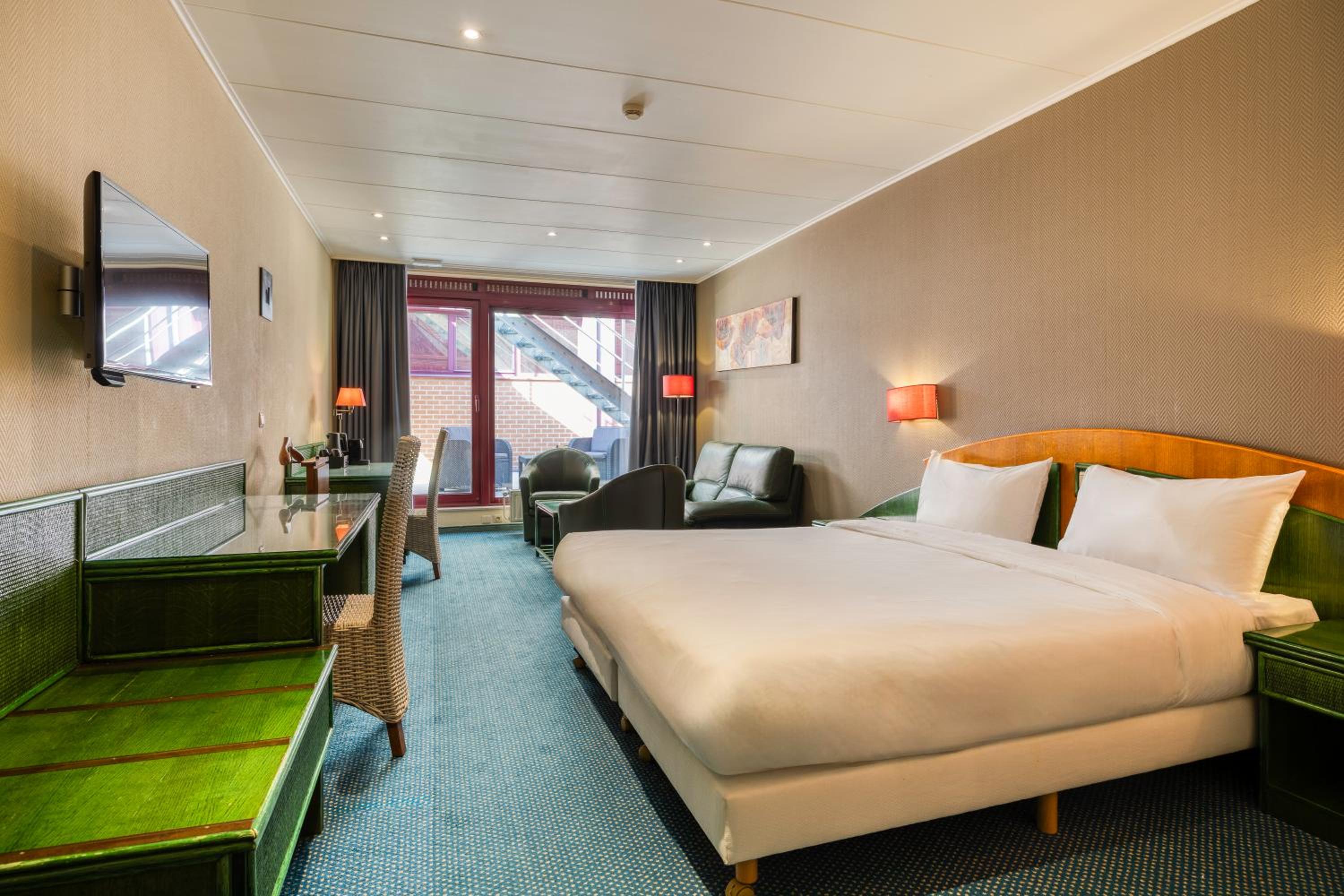 غرفة بسرير مزدوج بشرفة، B&B HOTEL Mons Centre 2/7