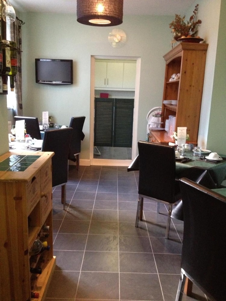 Elmswood Guest House 36/48