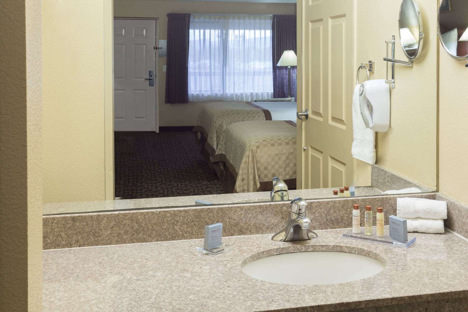 Hawthorn Suites By Wyndham Napa Valley 42/42