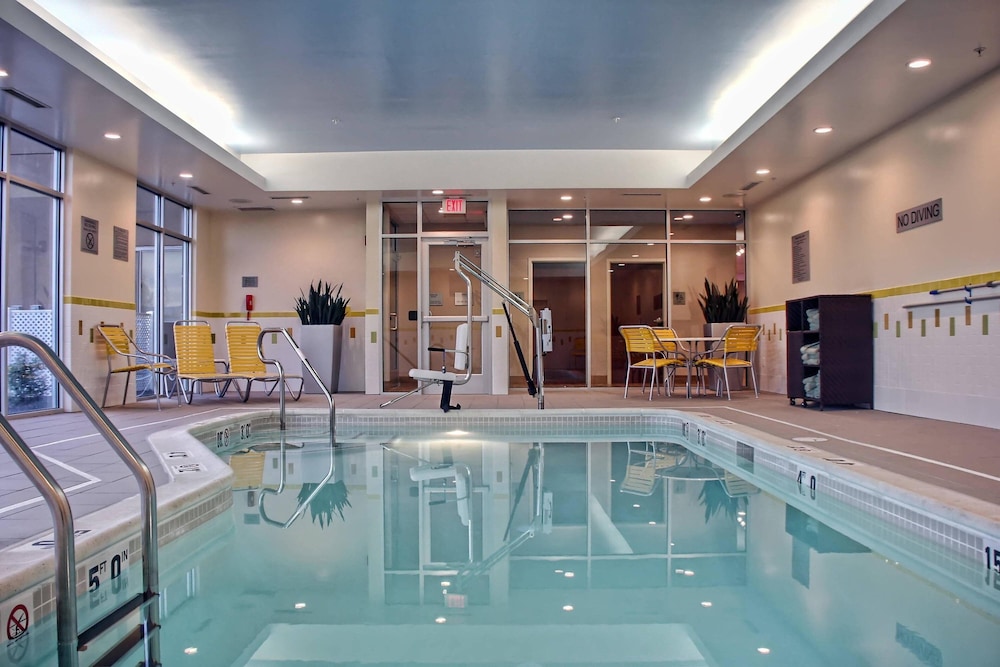 Fairfield Inn Suites Reading Wyomissing 25/51