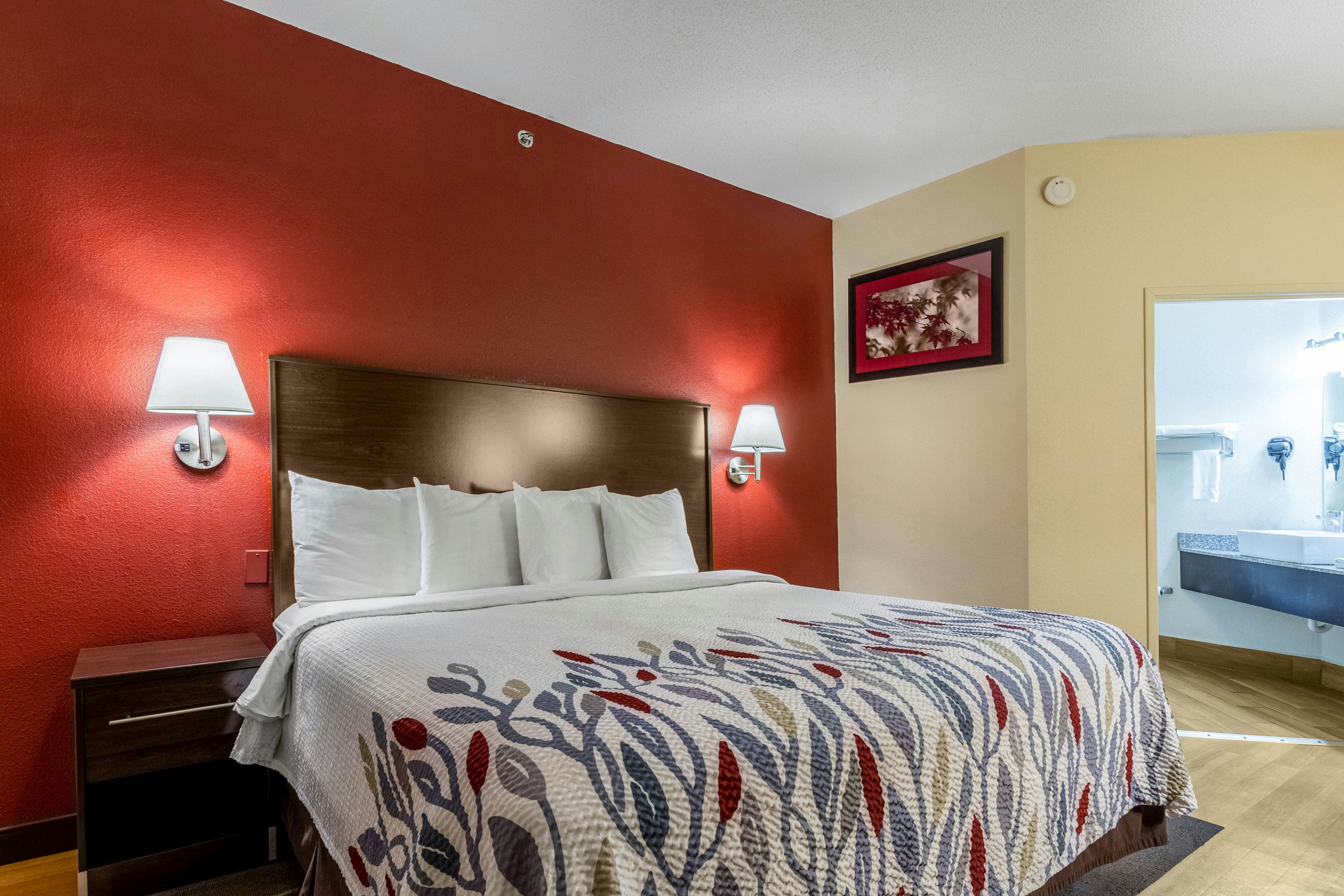 غرفة سوبيريور بسرير كينج، Red Roof Inn Georgetown 4/9