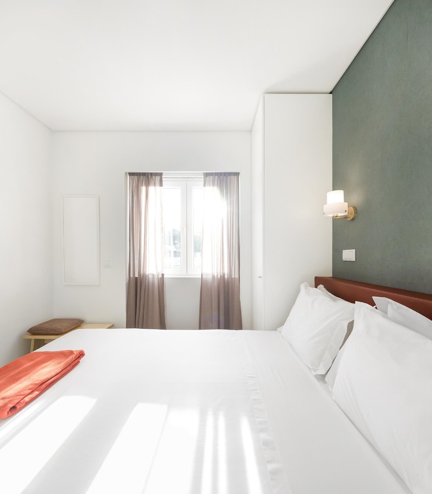1 BEDROOM, APARTMENT