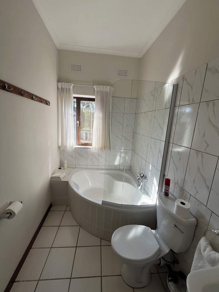 The Guest House Pongola 48/50