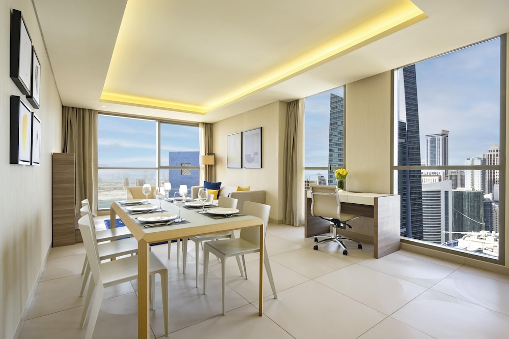 Voco Doha West Bay Suites 84/100