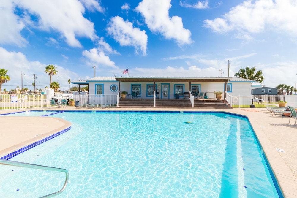 Tropic Island Resort 36/40