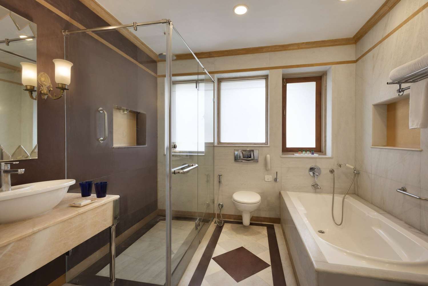 Ramada by Wyndham Udaipur Resort and Spa 27/28
