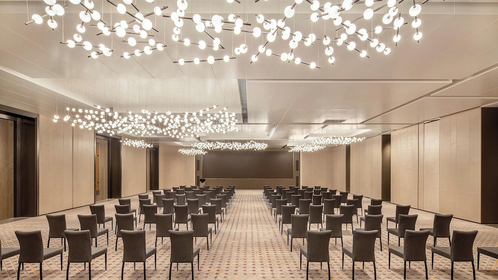 Holiday Inn Express Qingdao Jinshui 37/49