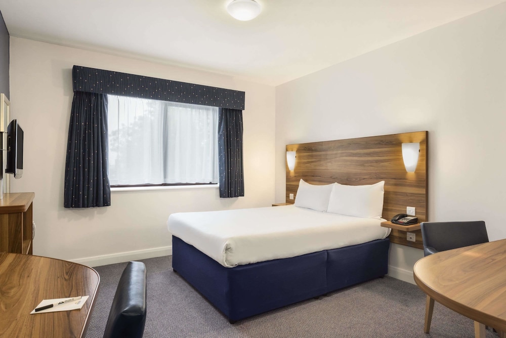 Days Inn by Wyndham Corley NEC M6 8/28