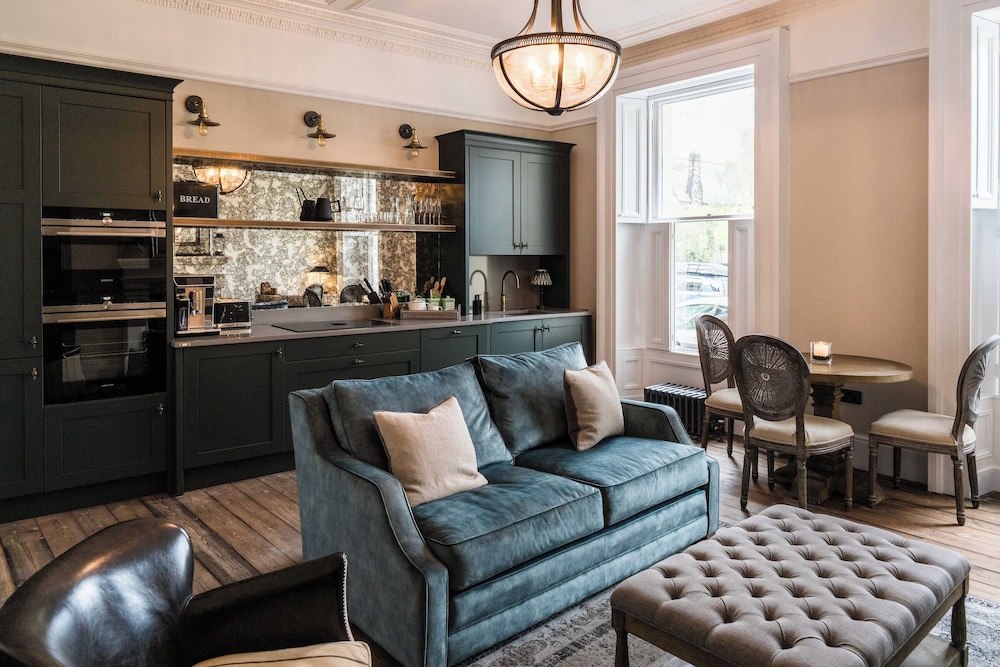 The Regency 29/49