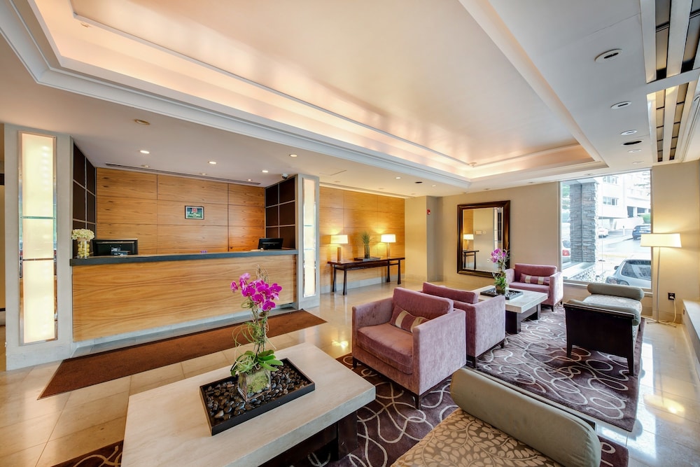 The Andrew Hotel 4/35