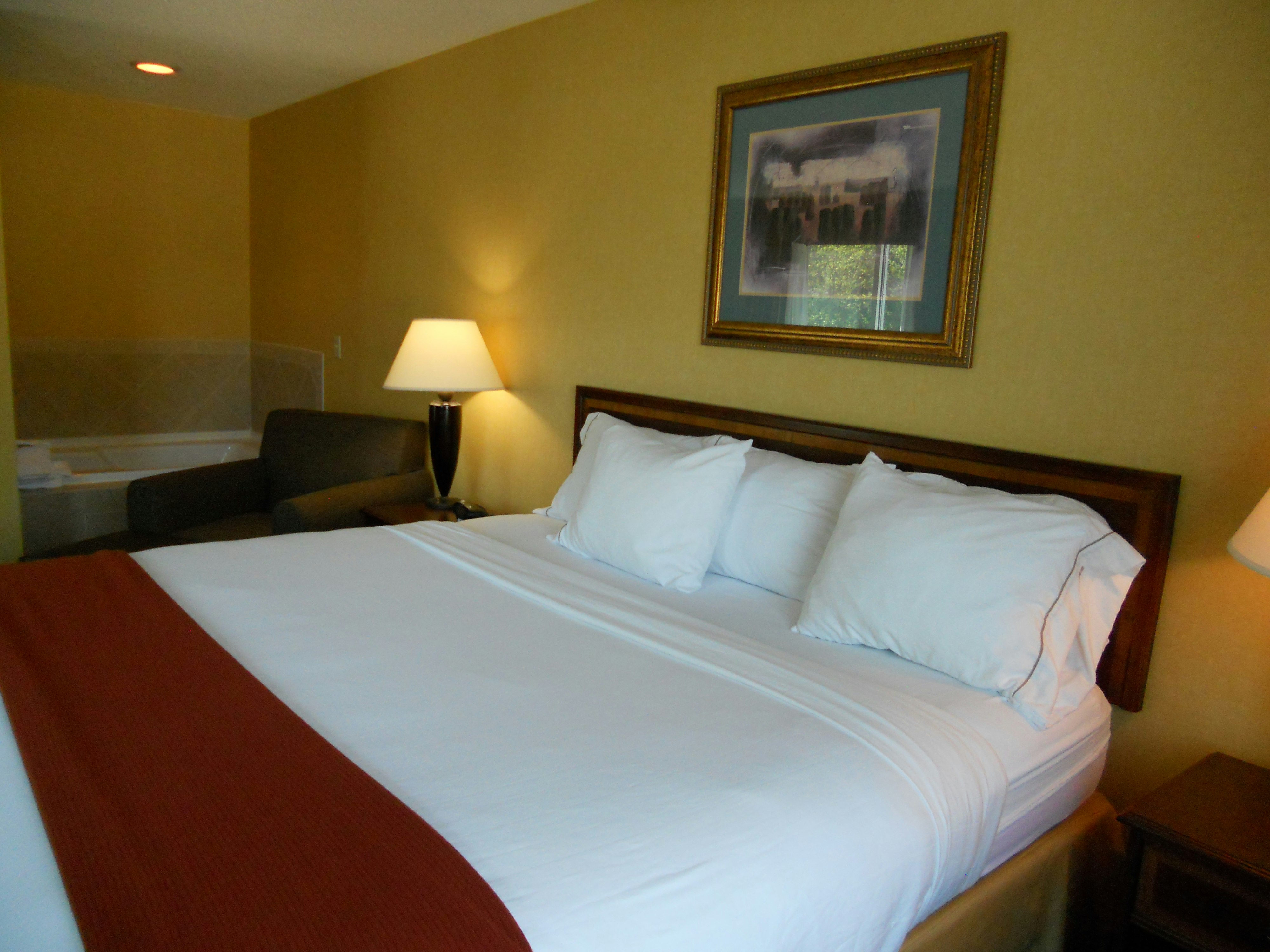 Holiday Inn Express Hotel Suites Hazard 7/43