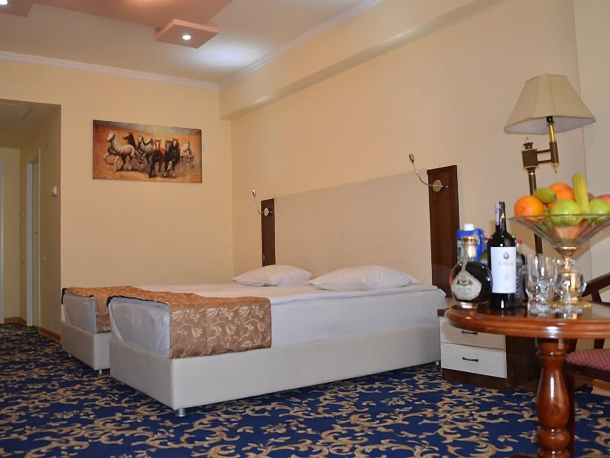 ECONOMY, DOUBLE OR TWIN BED