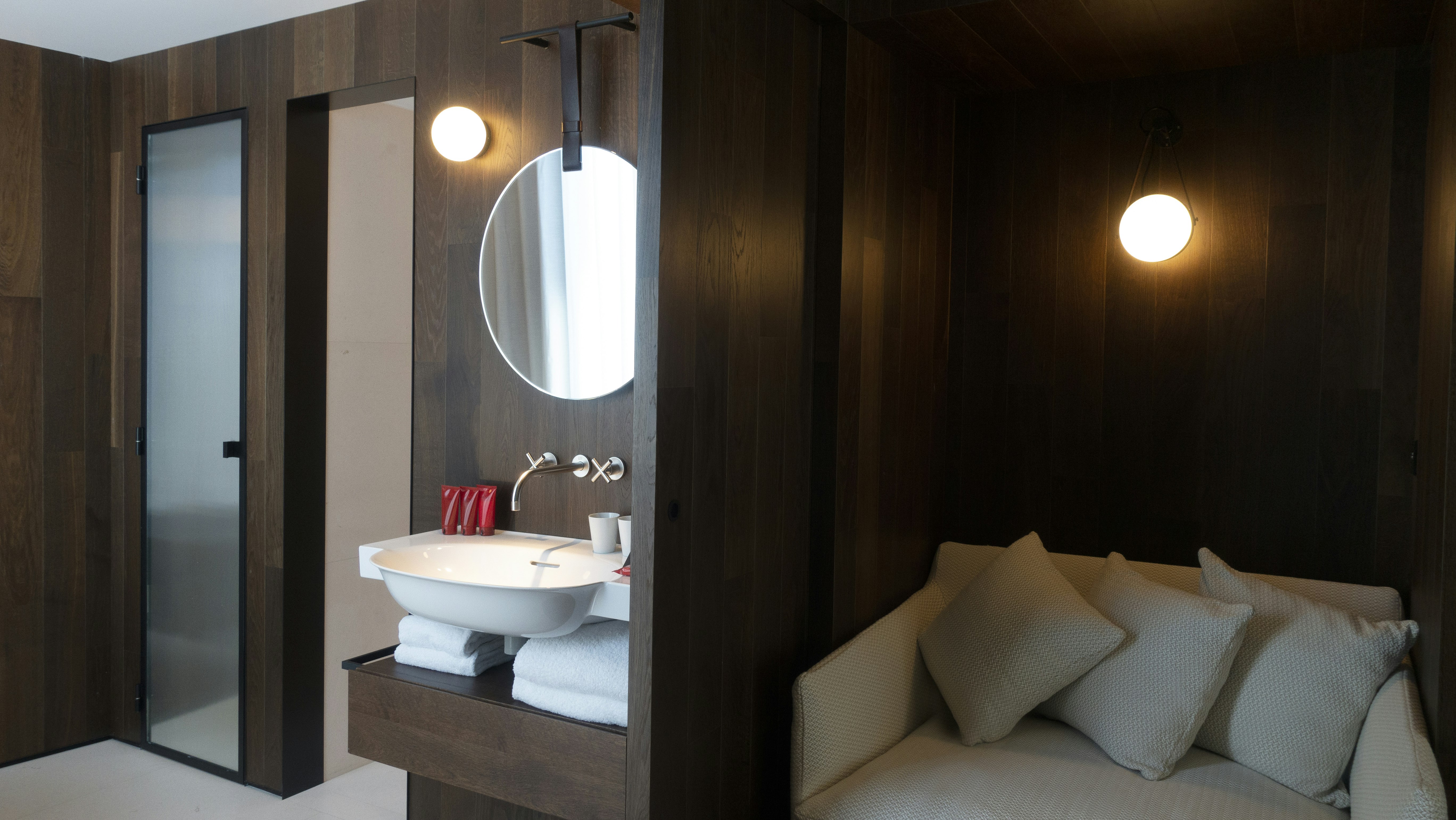 Hotel Bourg Tibourg 8/16