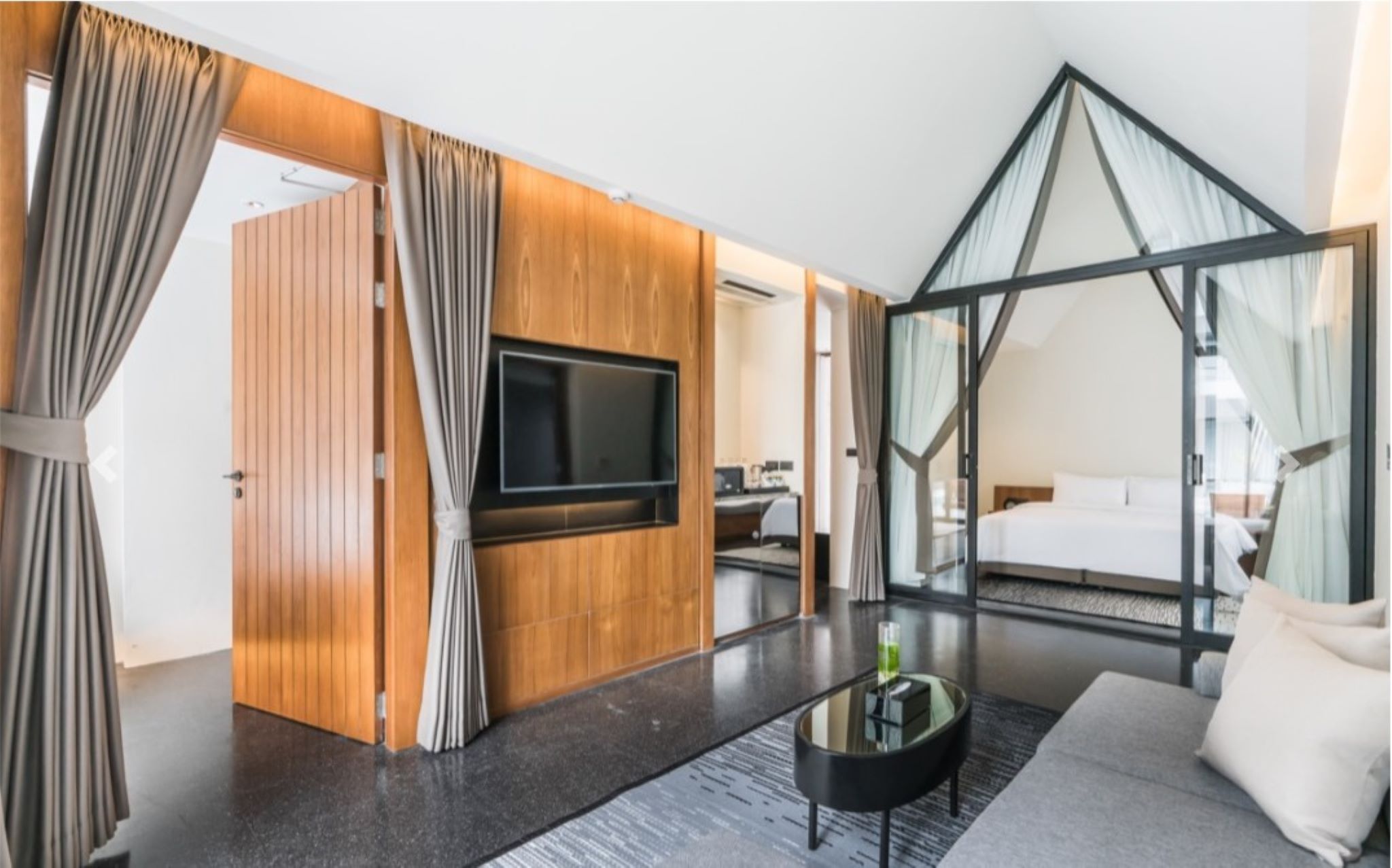 2 Bedrooms, Pool, Villa