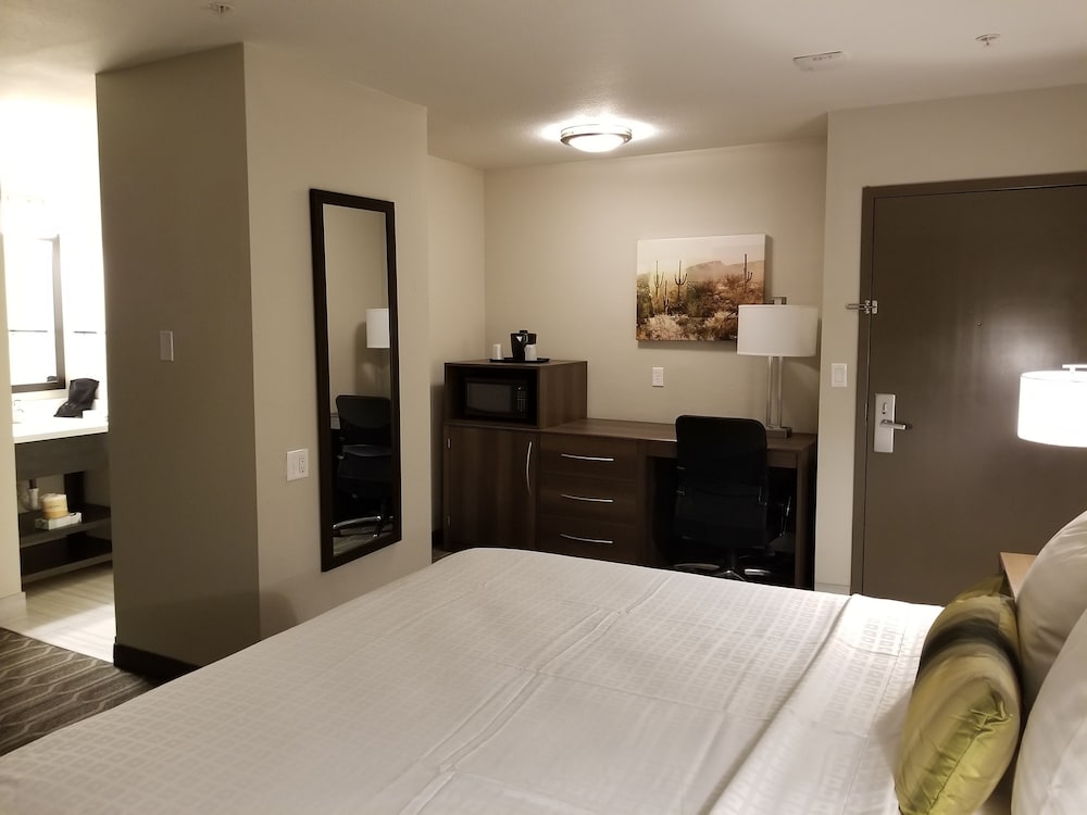 Best Western North Phoenix Hotel 35/76