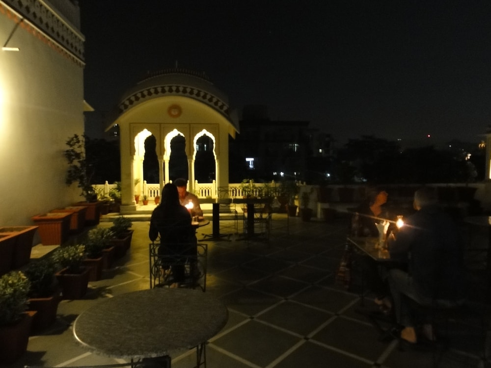 Krishna Palace 26/50